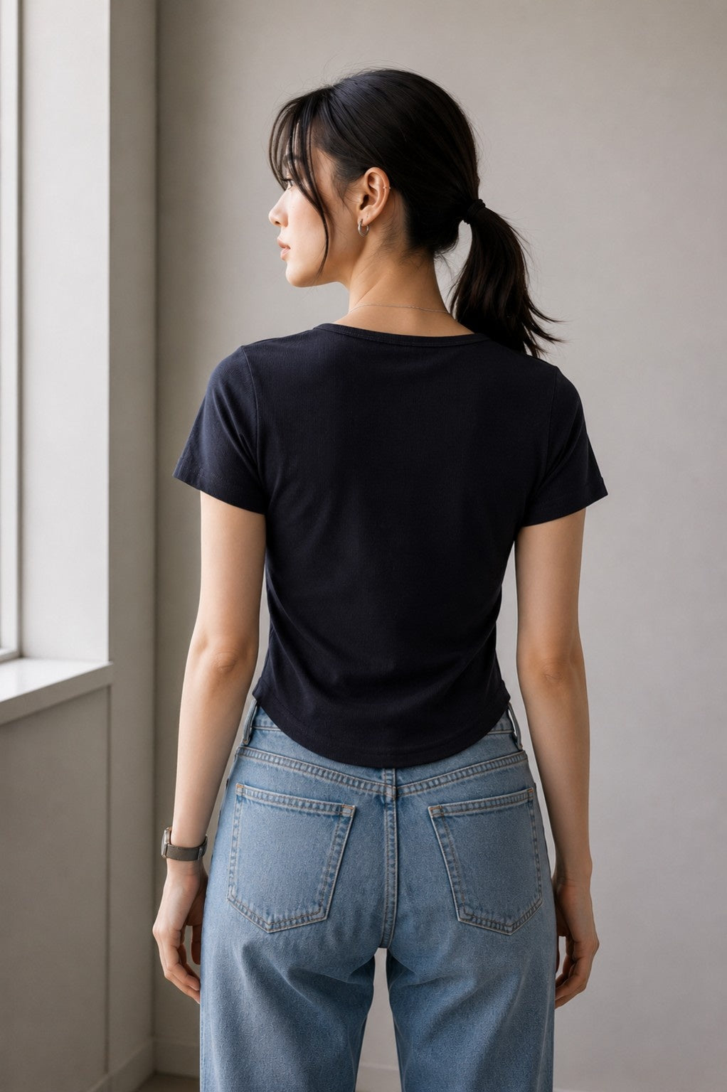 Fashion Graphic Notch Neck Ribbed Crop Top – Black